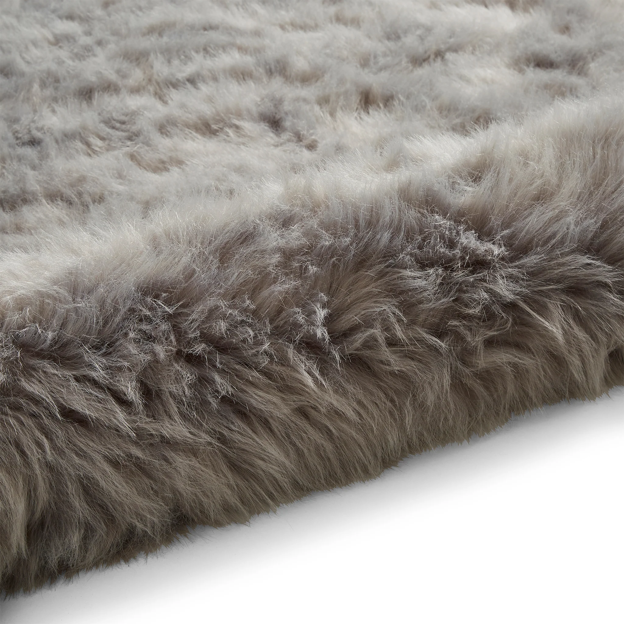 Mayfair Plain Shaggy Rug - Image 4