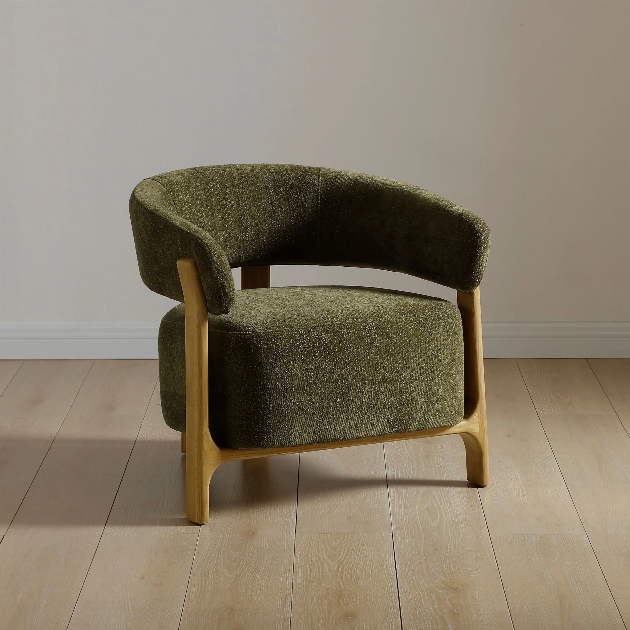 Sorelle Curved Accent Chair - Image 3